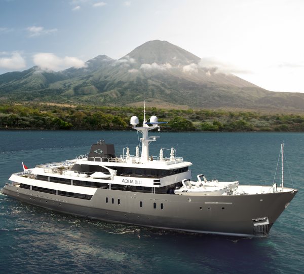 luxury superyacht charters